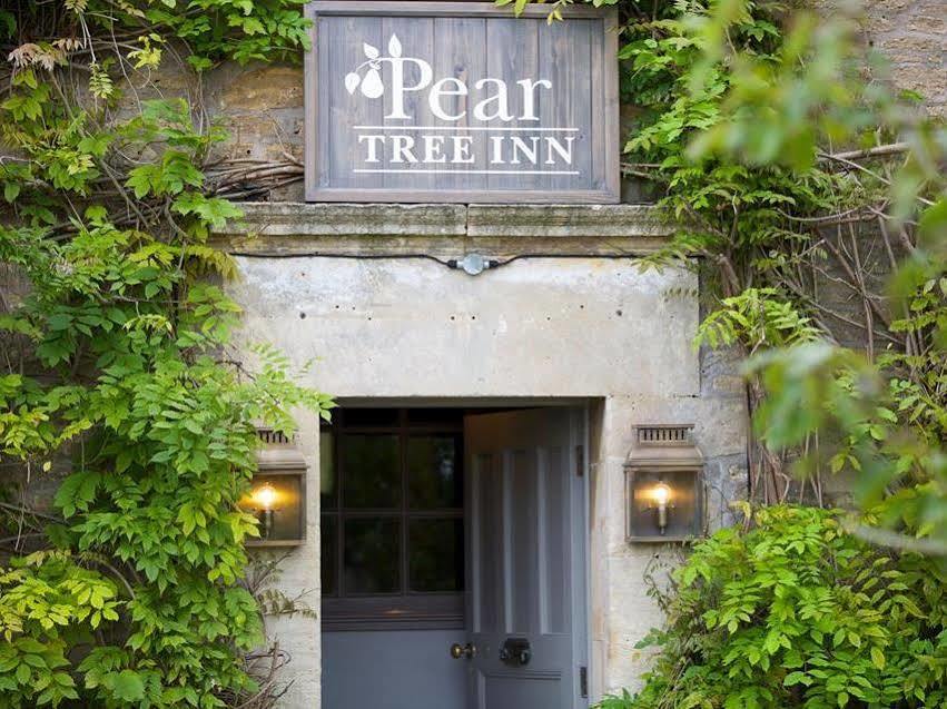 The Pear Tree Inn Melksham Buitenkant foto